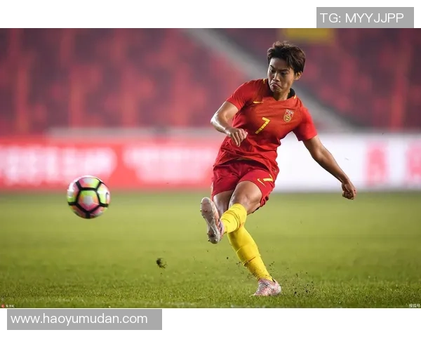 香港足球明星队在陕西展开友谊赛展现球技与团队精神的精彩瞬间